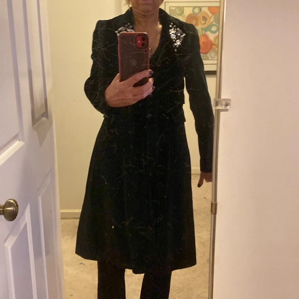 LaRok Black Velvet Jacket with Lapel Encrusted with Jewels. Size Small - Picture 11 of 11